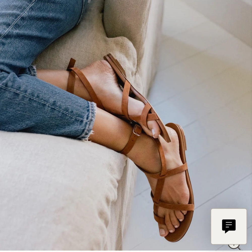 NWOT Jenni Kayne Tan Leather Strappy Sandals with Flat Sole